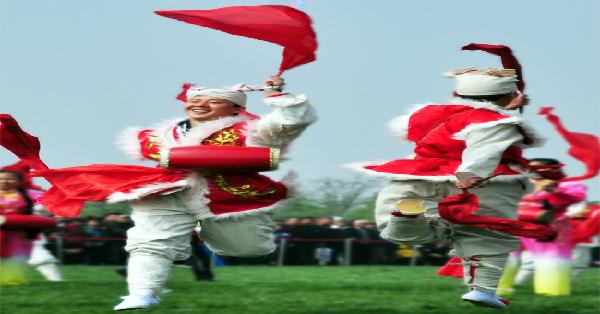 《欢庆》